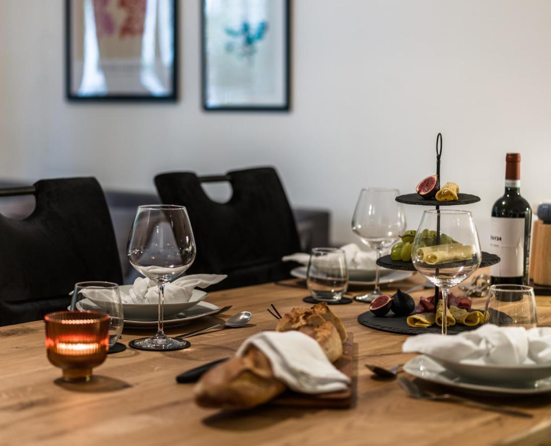 Hochwertige Altbauwohnung Im Modernen Stil In - Kueche - Terrasse - Wlan - Zentral Apartment *